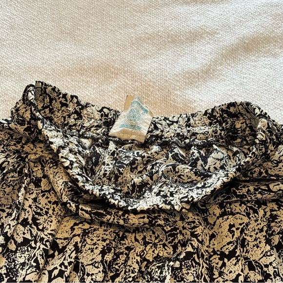 Floral Black and White Midi Skirt - Picture 4 of 4